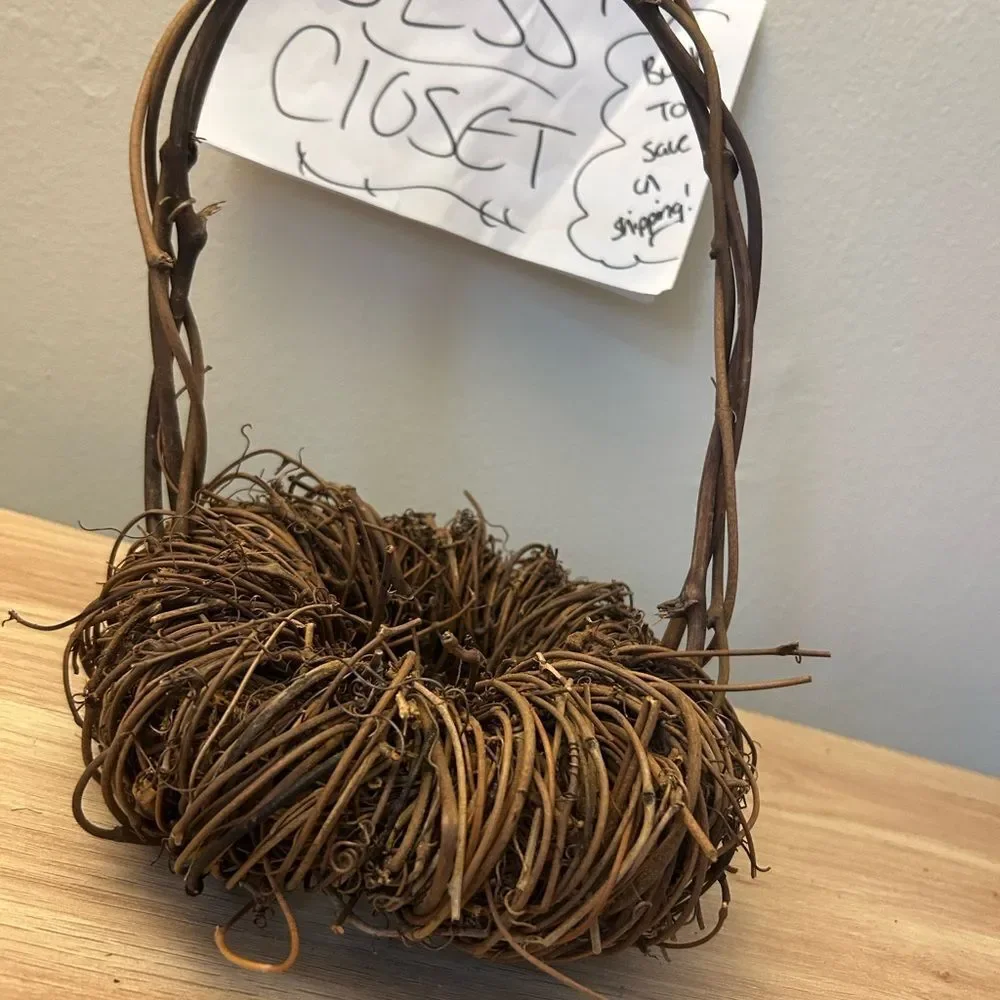 Rustic Grapevine Wreath Basket - Brown